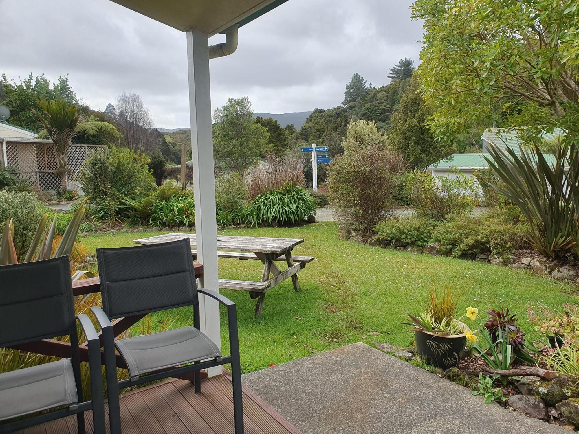 Kauri Coast Top 10 Holiday Park Kaihu Exterior foto